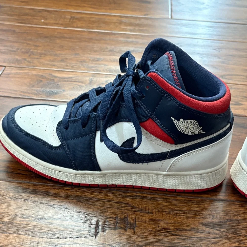 Jordan Kids Navy and Red Sneakers - Picture 4 of 4